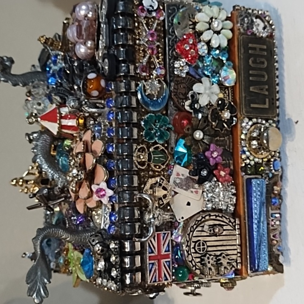 Magic Box - Picture 2 of 4